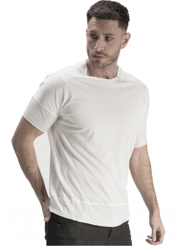 WHITE T-SHIRT