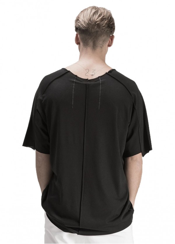 BLACK JAPANESE STITCHING DETAILED T-SHIRT